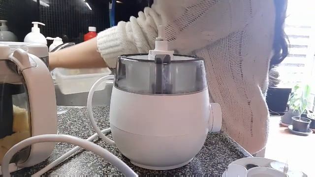 how make fresh baby food apple puree with a philips avent food processor. смотреть онлайн