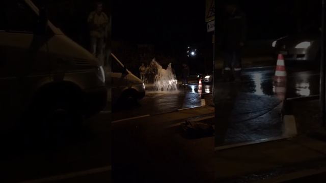 В Севастополе новая достопримечательность - "фонтан" на дороге смотреть онлайн