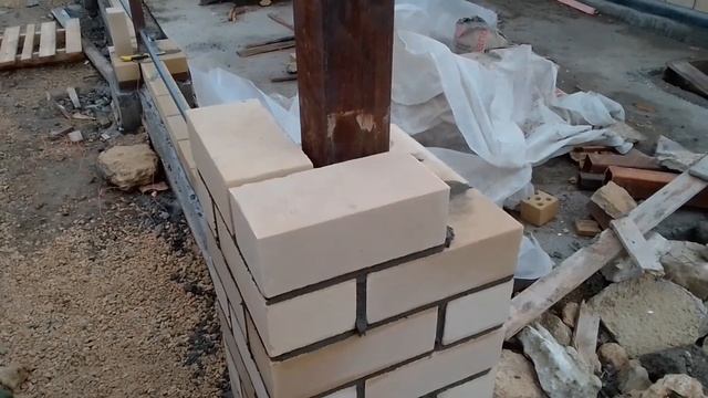 Кладка колон.