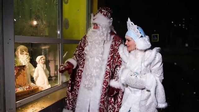 Mороз.online: Добрые Дела — морозные узоры от Деда Мороза и Снегурочки смотреть онлайн