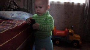 Дай маме телефон.