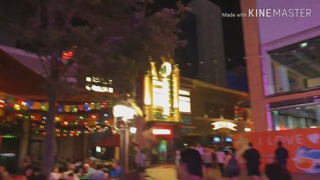 (Huntst⭐r Travels) Vegas Night Walk - Part Of The Strip & The LinQ Walkthrough + The Shops (4K) смотреть онлайн