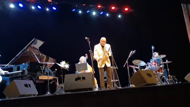 JAZZ квартет. Jesse Jones Jr. (Джесси Джонс) (саксофон, вокал, США). Томск, 06.10.2019 смотреть онлайн