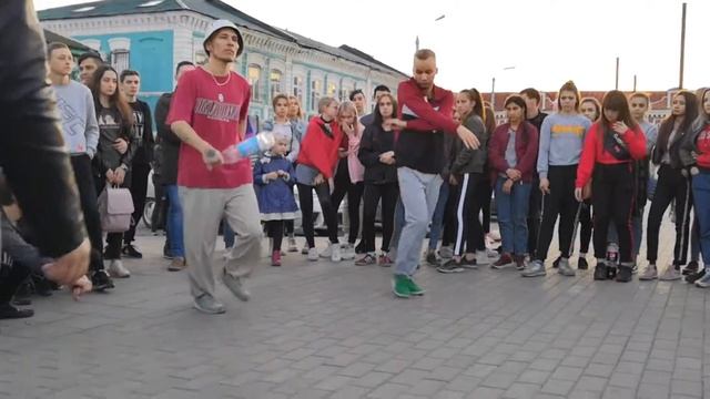 Батл 1 на 1 . Уличные танцы. Туса Джуса. Стерлитамак. смотреть онлайн
