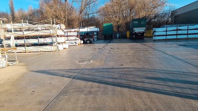 The Warehouse Manager Want’s To Know What Your Doing смотреть онлайн