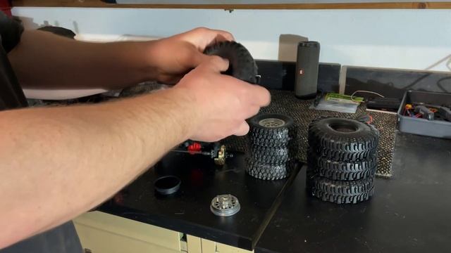 Axial scx10iii 1982 chevy limited edition with hobbywing fusion pro gets interco boggers from rc4wd смотреть онлайн