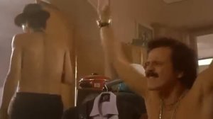 Черная кошка, белый кот