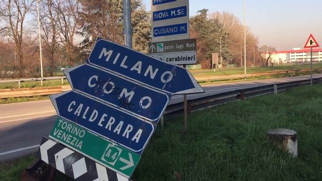 Paderno Dugnano - Quartiere Dugnano - Cartello stradale pericolante! смотреть онлайн