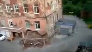 В России обрушился жилой дом! Шокирующее видео!