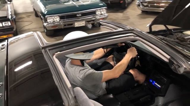 1985 Chevrolet Camaro Z28 IROC-Z смотреть онлайн