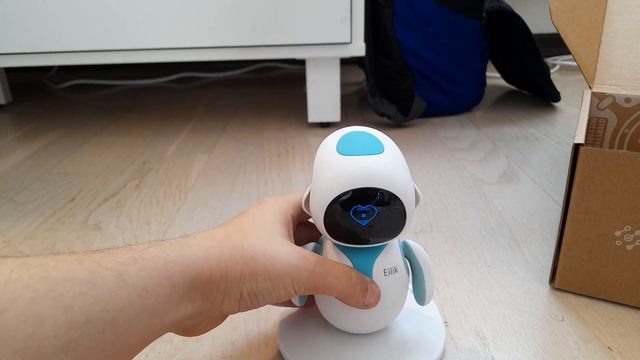 у меня появился робот Eilik