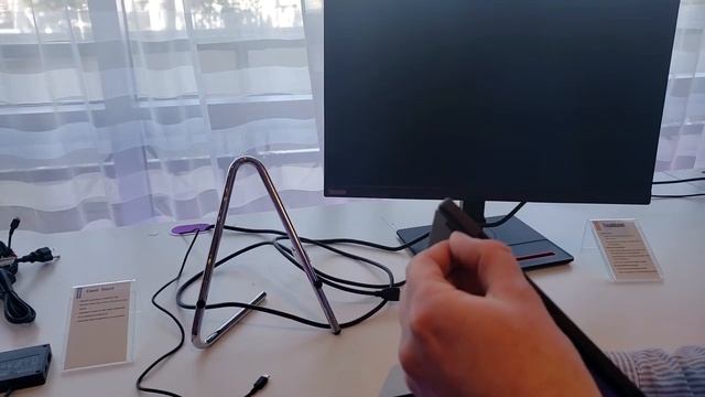 WORLD's FIRST FOLDABLE PC ! смотреть онлайн