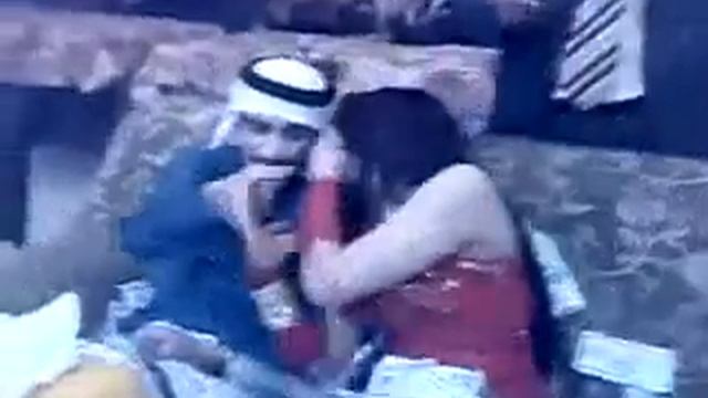 Арабский шейх отдыхает смотреть онлайн