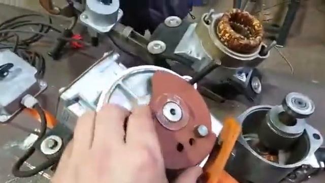 Сравнение Шпалоподбоек ШПВЭ-2М завода VIBROMASH.SU 8-4852-66-41-62 и ЭШП9М3 КалугаТрансМаш смотреть онлайн