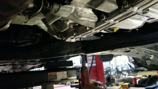 HOW TO CHECK, TOP OFF TRANSMISSION FLUID LEVEL ON A 2017-2020 TOYOTA HIGHLANDER, SIENNA, LEXUS RX35 смотреть онлайн