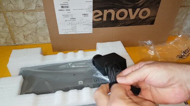 Initial unboxing (to first setup screen) of LENOVO IdeaPad 81WD Platinum Grey. смотреть онлайн