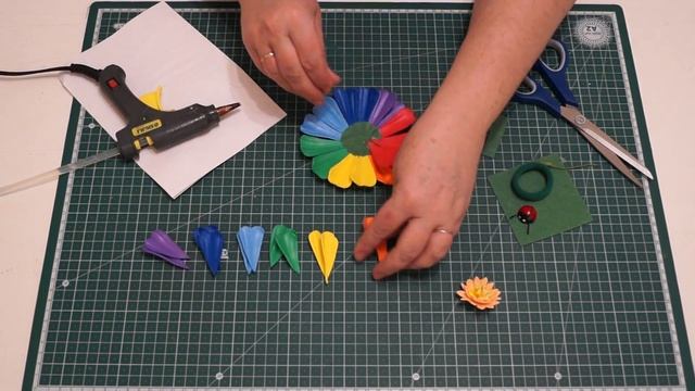 Цветик-семицветик. Украшение для волос из фоамирана. МК смотреть онлайн