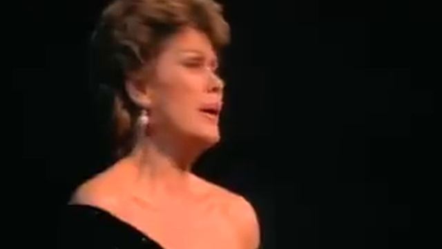 Dame Kiri Te Kanawa sings "Vocalise" - Rachmaninoff смотреть онлайн