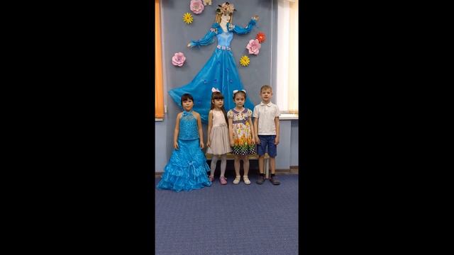 8 Марта в старшей группе смотреть онлайн