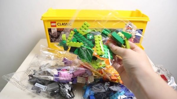 LEGO Classic 10696 Creative Brick Box Unboxing