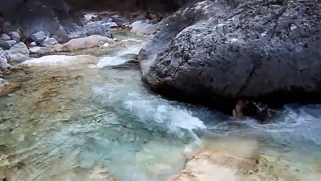 Лутра Позар, Греция - прогулка по ущелью смотреть онлайн