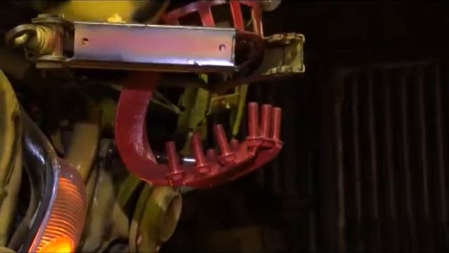 Дивногорец Сергей Кулагин собрал из металлолома нового робота и мотоцикл в апокалиптическом стиле