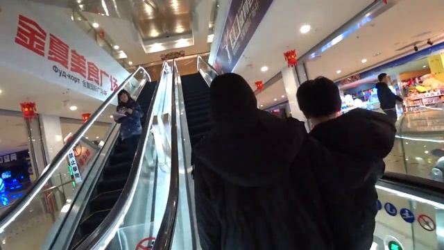 КИТАЙ / ХУНЬЧУНЬ 2020! ДЕТСКИЙ РАЗВЛЕКАТЕЛЬНЫЙ ЦЕНТР / ФУДКОРТ В ТЦ ЦЗИНЬСЯ / ПЕЛЬМЕННАЯ УДИ... смотреть онлайн