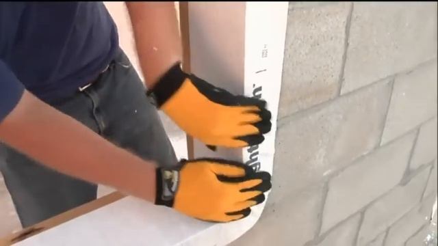 Pressure Roller Applying & Flashing A Window With StraightFlash™ And FlexWrap™ NF  | DuPont™ Tyvek®