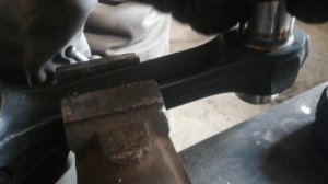 Как развернуть новые втулки на шатунах мтз