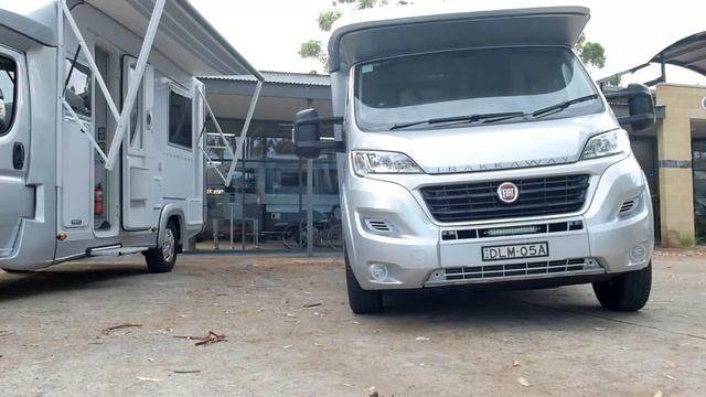 Trakkaway 700 Motorhome - Emptying Grey Water with Air Suspension смотреть онлайн