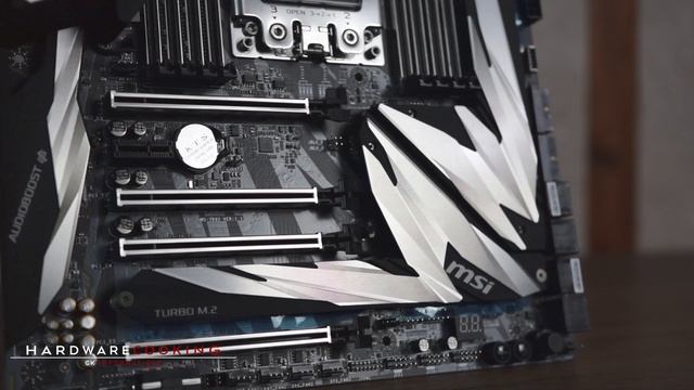 MSI MEG X399 CREATION - UNE CARTE MONSTRUEUSEMENT BELLE смотреть онлайн