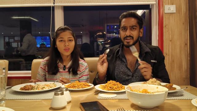 This Restaurant in Asansol has a Breathtaking SKY VIEW 😍❤️ | Golden Orbit смотреть онлайн