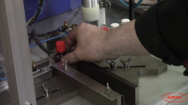 Укупорка флаконов на МЗ-400УМ смотреть онлайн