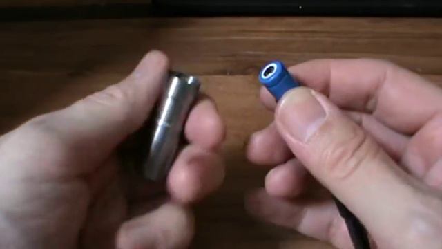 Test de la CooYoo Quantum SS Mini LED Flashlight смотреть онлайн