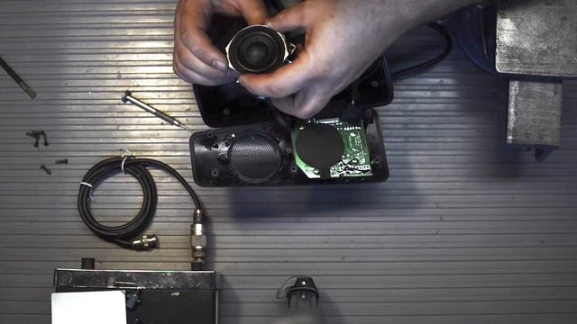 009 - Repairing Buzzy Logitech Z523 Speakers смотреть онлайн
