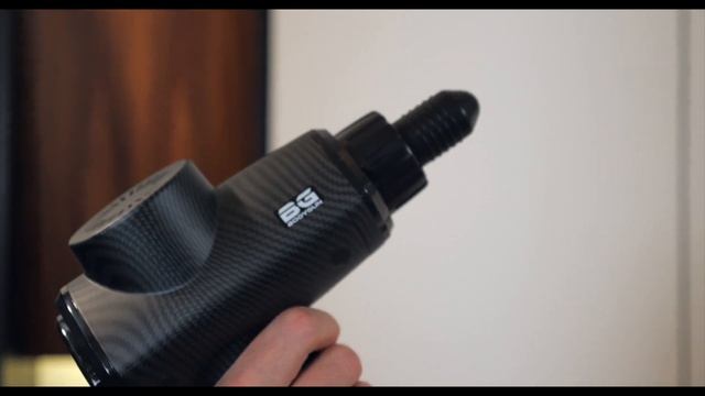 Профессиональный перкуссионный массажный пистолет BODYGUN смотреть онлайн