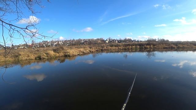 РЫБАЛКА НА ПОПЛАВОК! Ловля щуки на живца в ноябре. смотреть онлайн