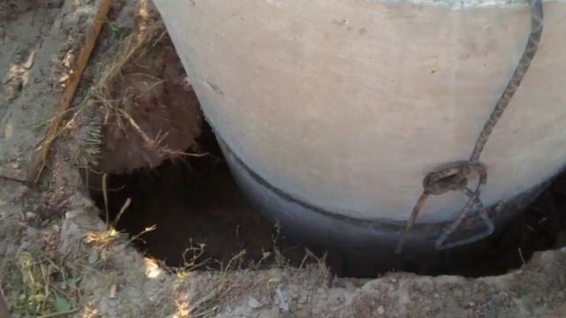 Грунтовая - вода в водоносном слое от 5 до 40 метров. смотреть онлайн