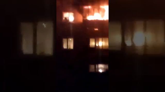 Пожар по Машиностроителей 21 января / Александровск смотреть онлайн