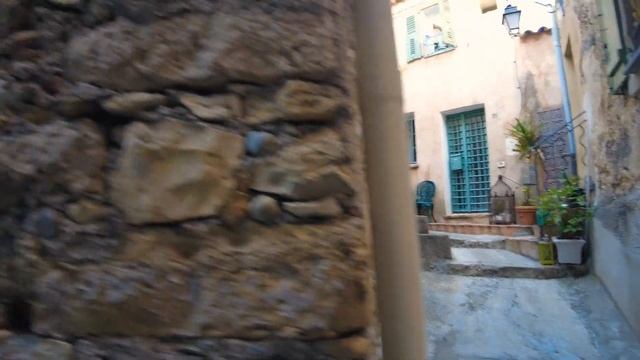 Roquebrune-Cap-Martin ?? - Impressive Medieval Village in the Rock | Oldest Tree & Dungeon of Franc смотреть онлайн