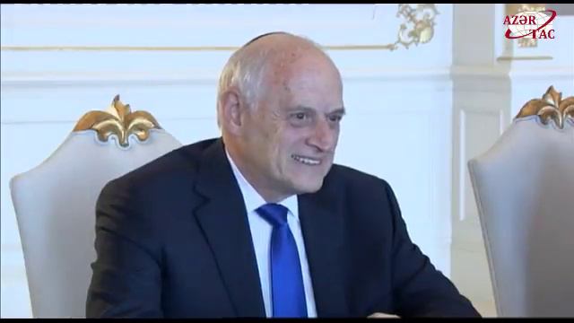 Президент Ильхам Алиев принял Малкольма Хонлайна смотреть онлайн
