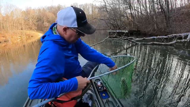 Crappie Fishing with Ultralight Gear смотреть онлайн