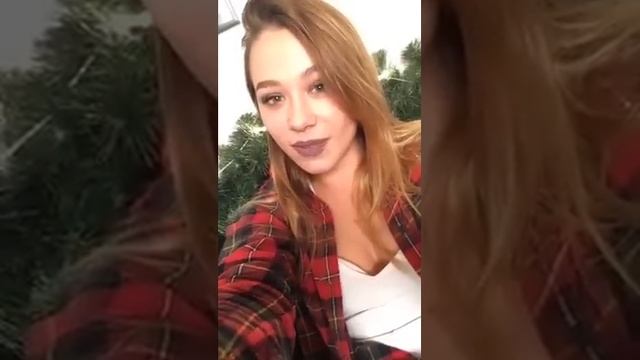 КСЕНИЯ ХОФФМАН ОТОЖГЛА ПРО МАРИ СЕНН И ПОМАДКИ СИНЯКА