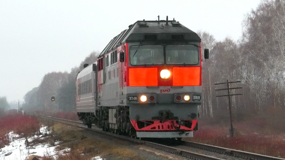 ТЭП70-0188 с пригородным поездом Егоршино — Тавда смотреть онлайн