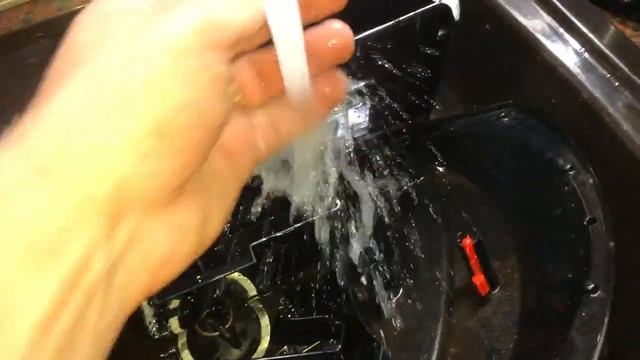 Reinigung der Abtropfschale De'Longhi Magnifica ESAM 3000.B Kaffeevollautomat Bedienung Anleitung смотреть онлайн