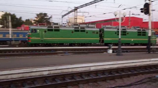 "Маневры" Электровоз Вл80т-1330(тч-7 Знаменка Оджд) ст.Киев-Пасс смотреть онлайн