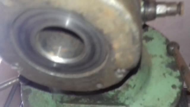 Продам универсально фрезерный станок 675 (675п),тел.0976109661 Роман,г.Львов