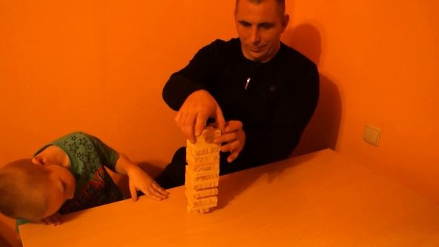 Влог: Марк и папа играют в игру "Деревянная Башня" и знакомят зрителей с Шиншиллами смотреть онлайн