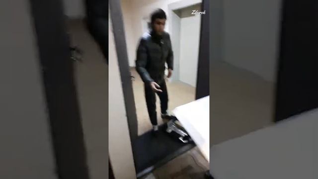 Реакция доставщика пиццы на КРУТЫЕ ЧАЕВЫЕ))) смотреть онлайн