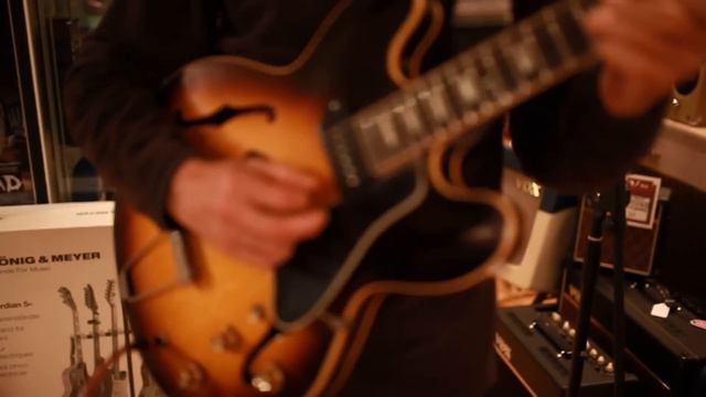 1962 Gibson ES-330 w/ Ian Bairnson - Phil's Vintage Guitars смотреть онлайн